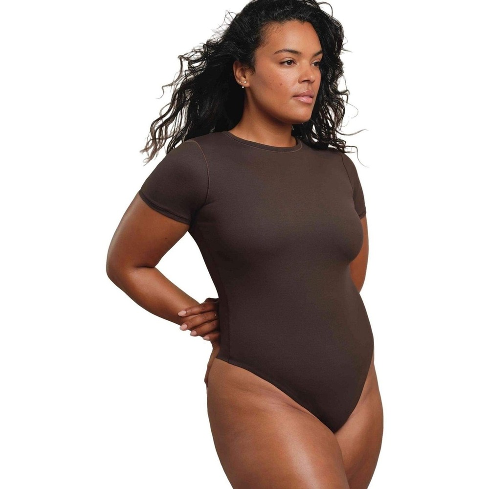 Athleta BodyMove Short Sleeve Crew Bodysuit Truffle Brown XS New - Picture 1 of 9